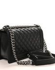 Caviar Quilted Medium Boy Flap Black