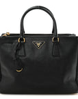 Saffiano Medium Galleria Double Zip Tote Black