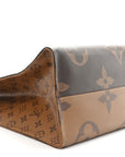 Reverse Monogram Giant Onthego GM