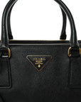 Saffiano Medium Galleria Double Zip Tote Black