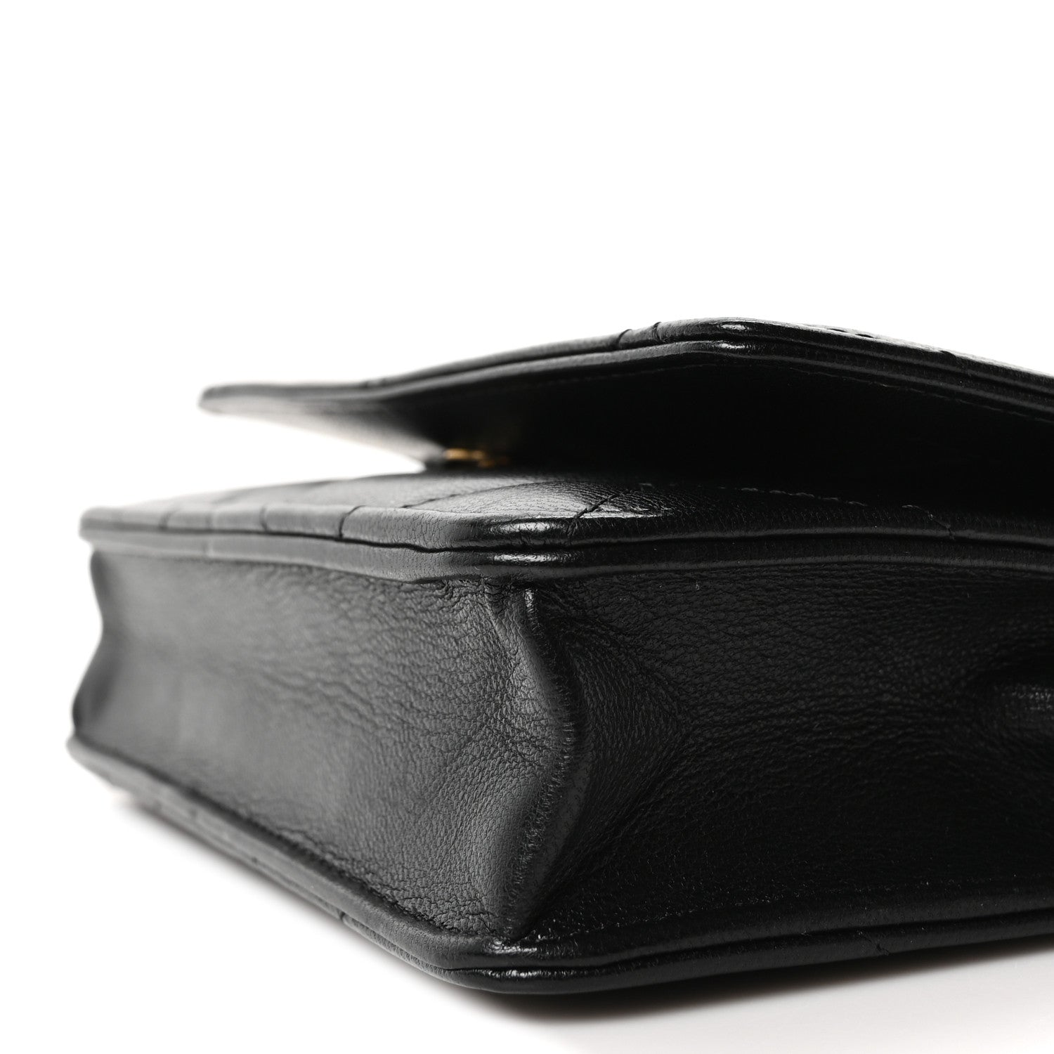 Lambskin Quilted CHNL 19 Wallet On Chain WOC Black