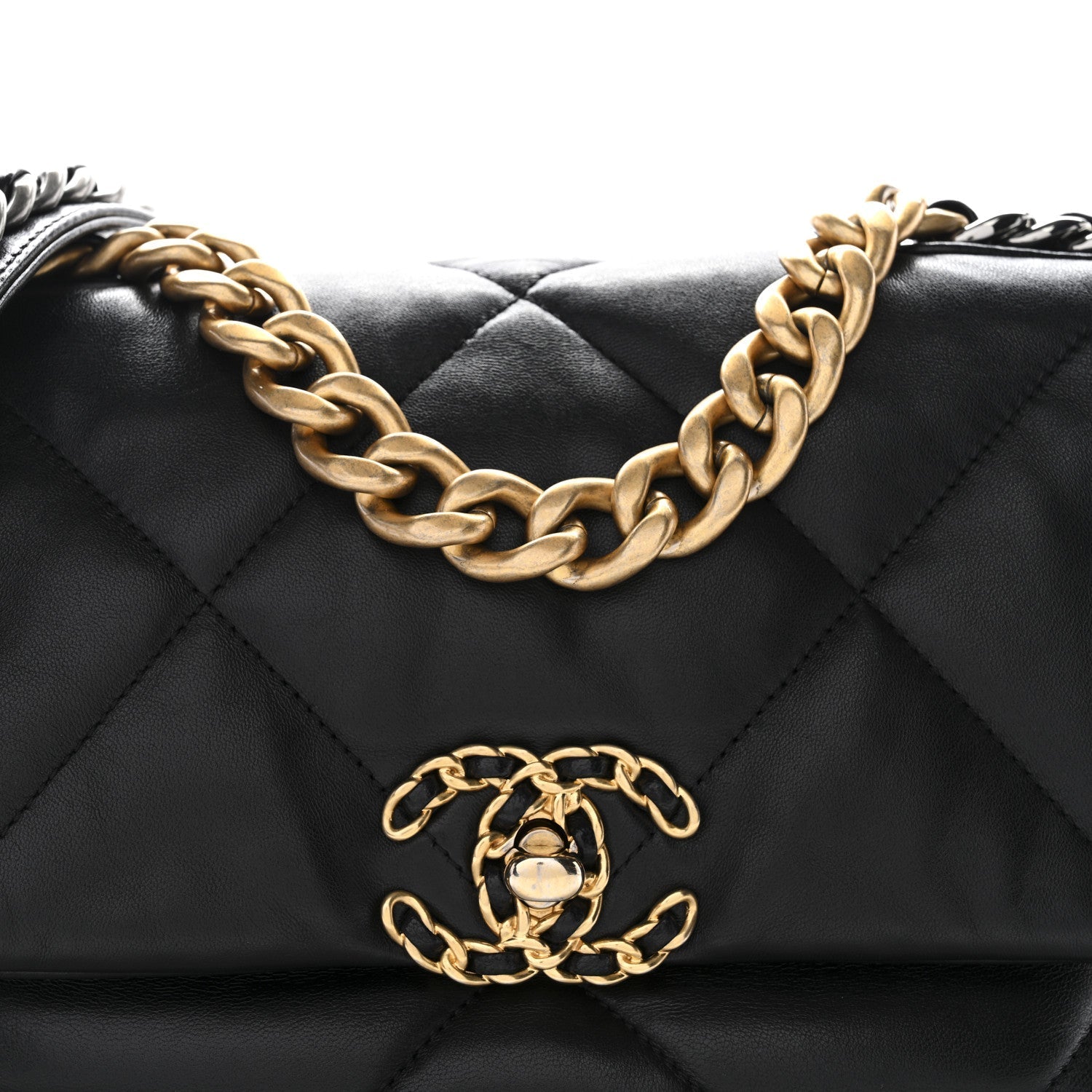 Lambskin Quilted Medium CHNL 19 Flap Black