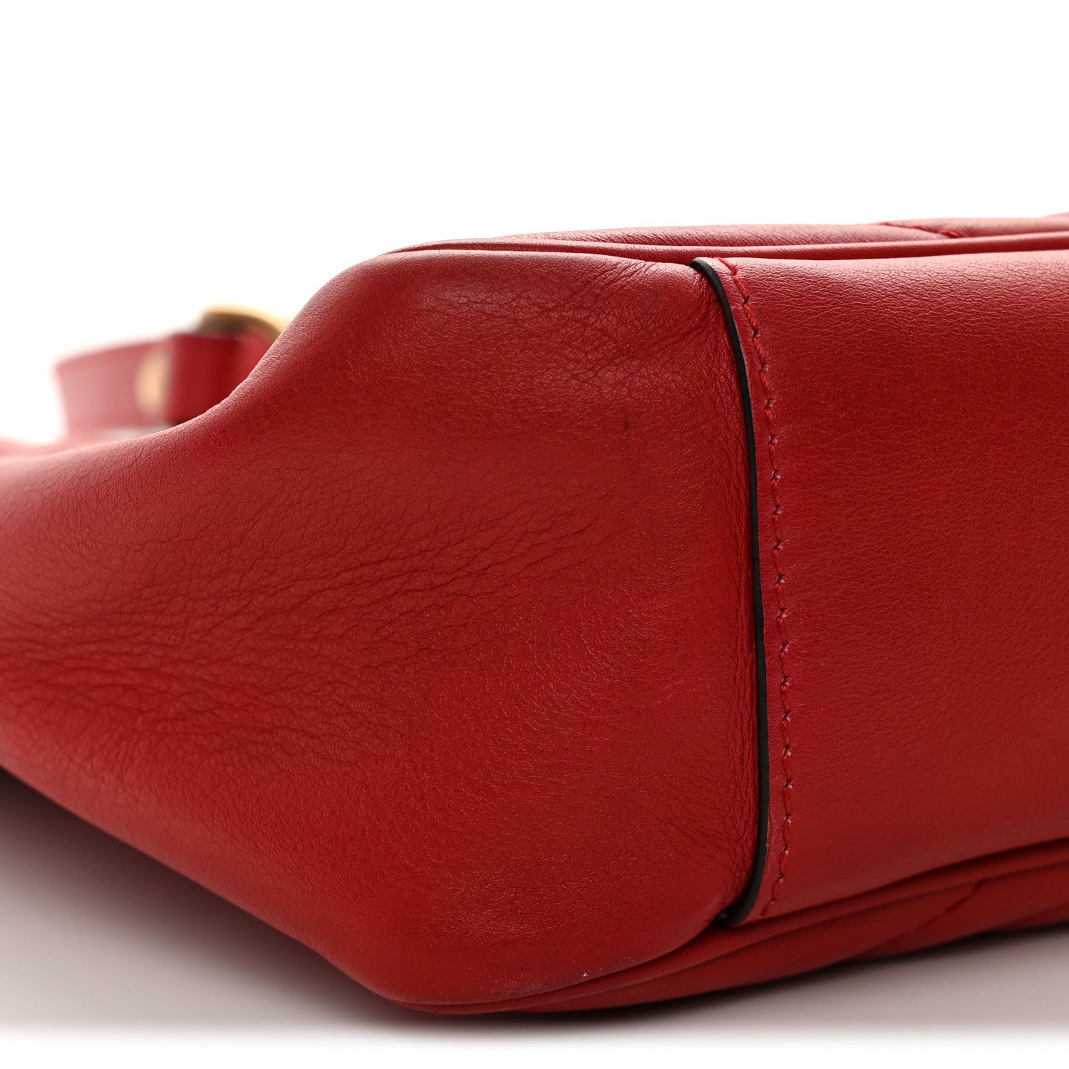 Calfskin Matelasse Medium GG Marmont Open Top Shoulder Bag Hibiscus Red