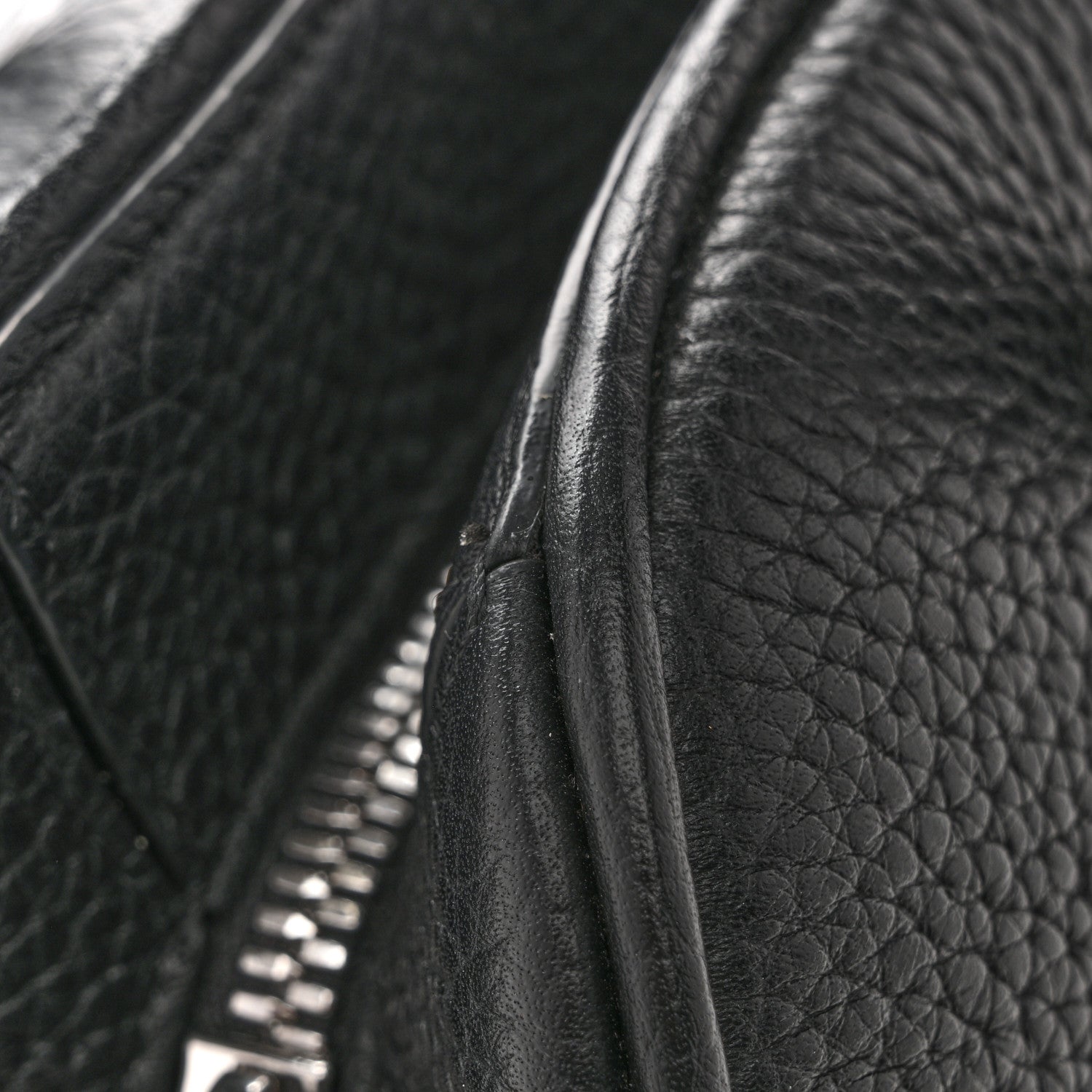 Grained Calfskin Le Petit Turismo Black