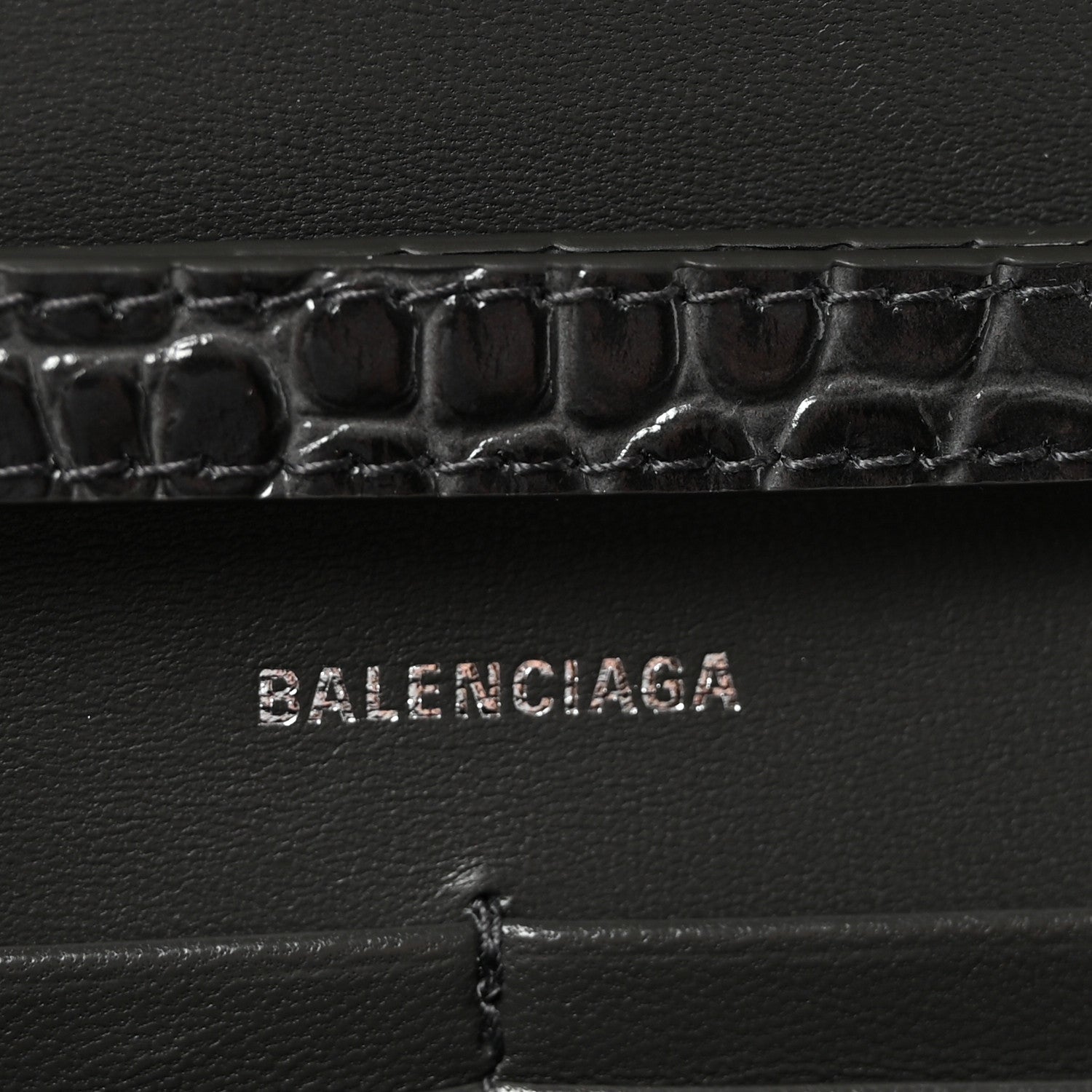 Shiny Calfskin Crocodile Embossed Hourglass Chain Bag Gris