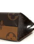 Reverse Monogram Giant Onthego MM