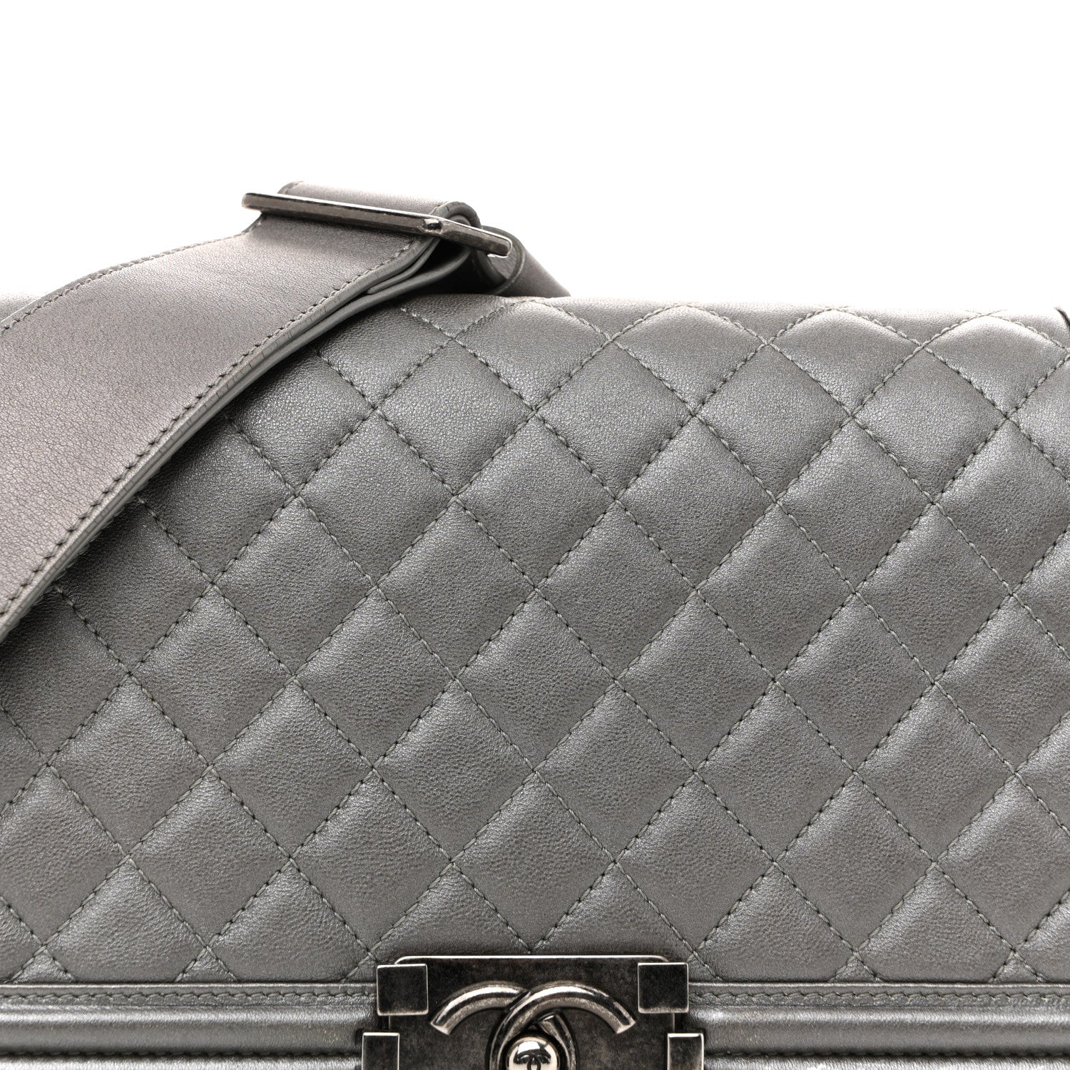 Metallic Lambskin Stingray Quilted Medium Boy Flap Silver
