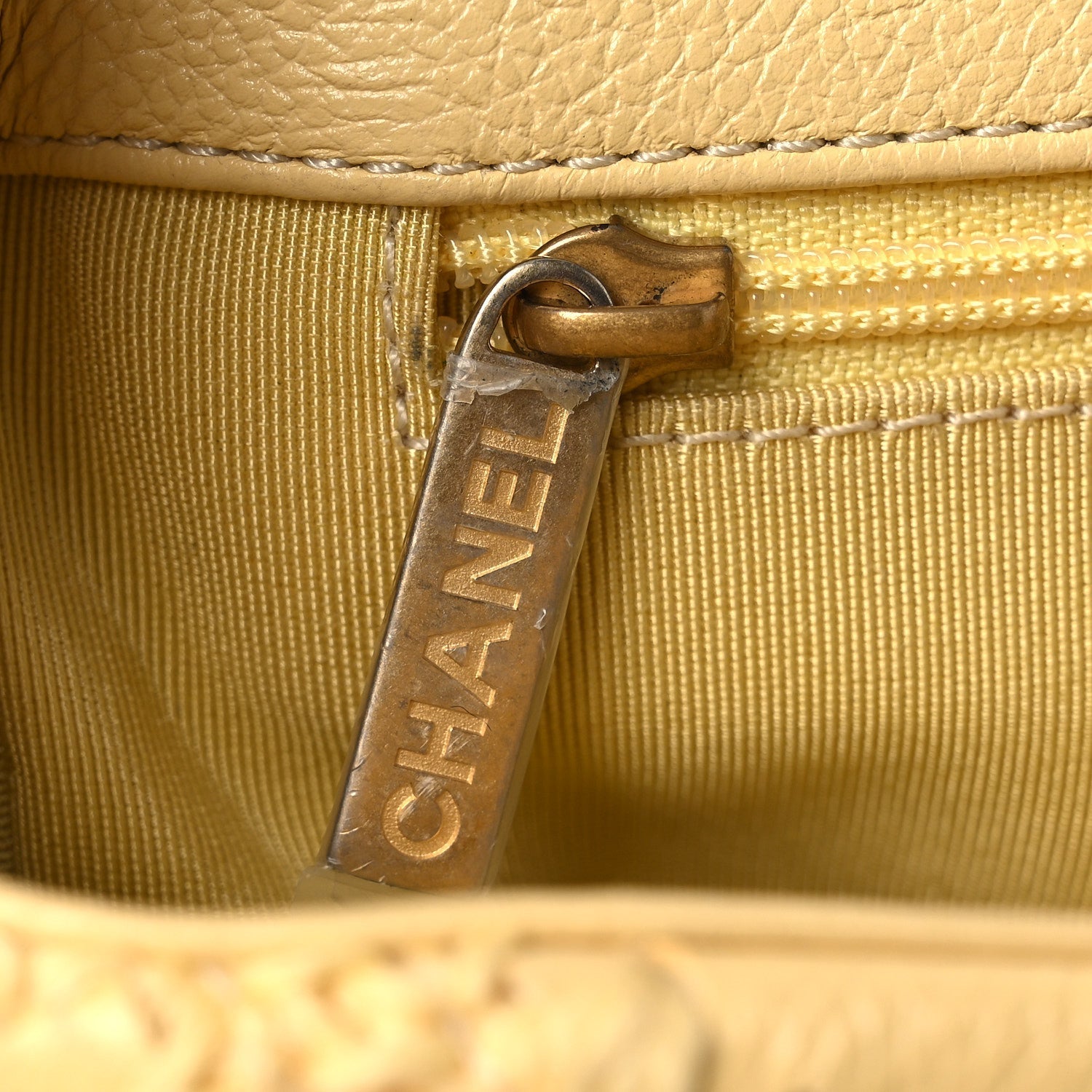 Calfskin Crochet Medium CHNL 19 Flap Yellow