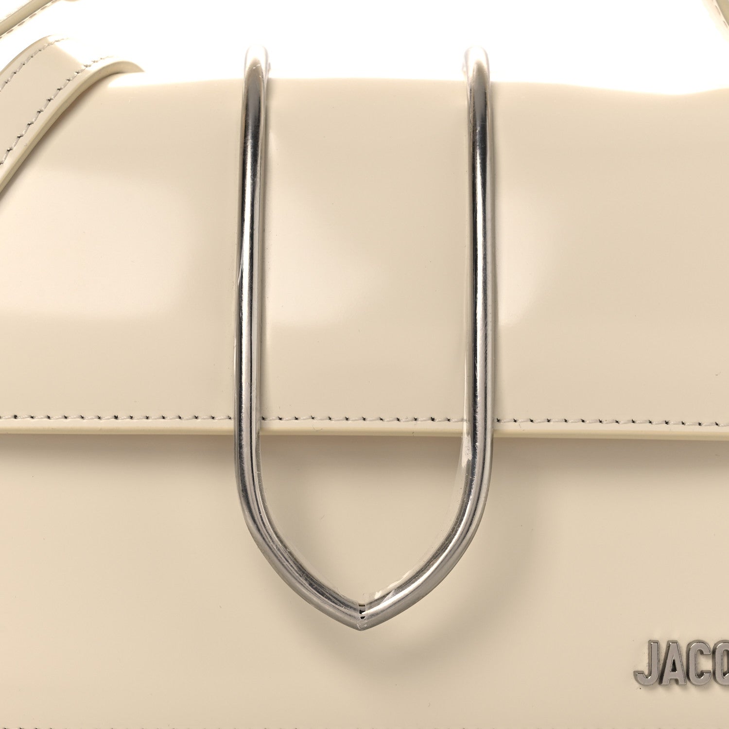 Smooth Calfskin Metal Flap Le Grand Bambino Light Ivory