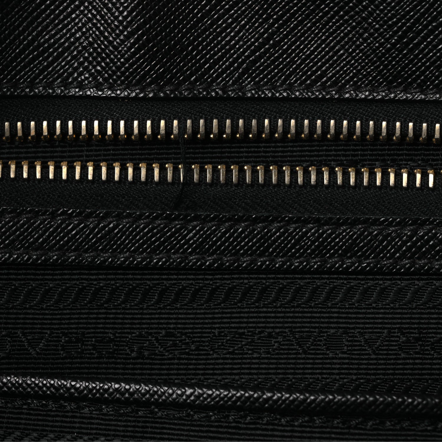 Saffiano Large Galleria Double Zip Tote Black