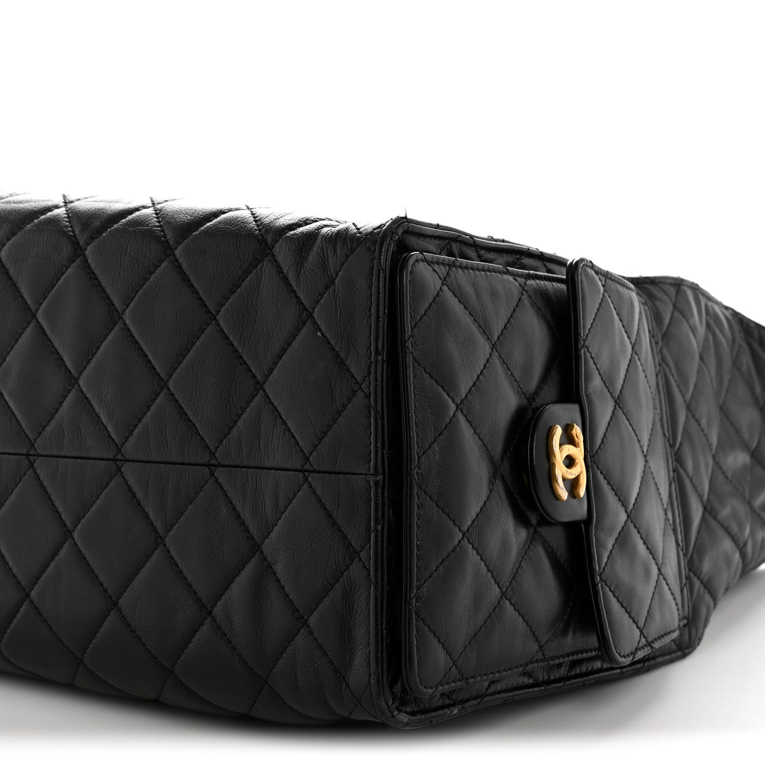 Shiny Crumpled Calfskin Quilted Medium CHNL 25 Handbag Black