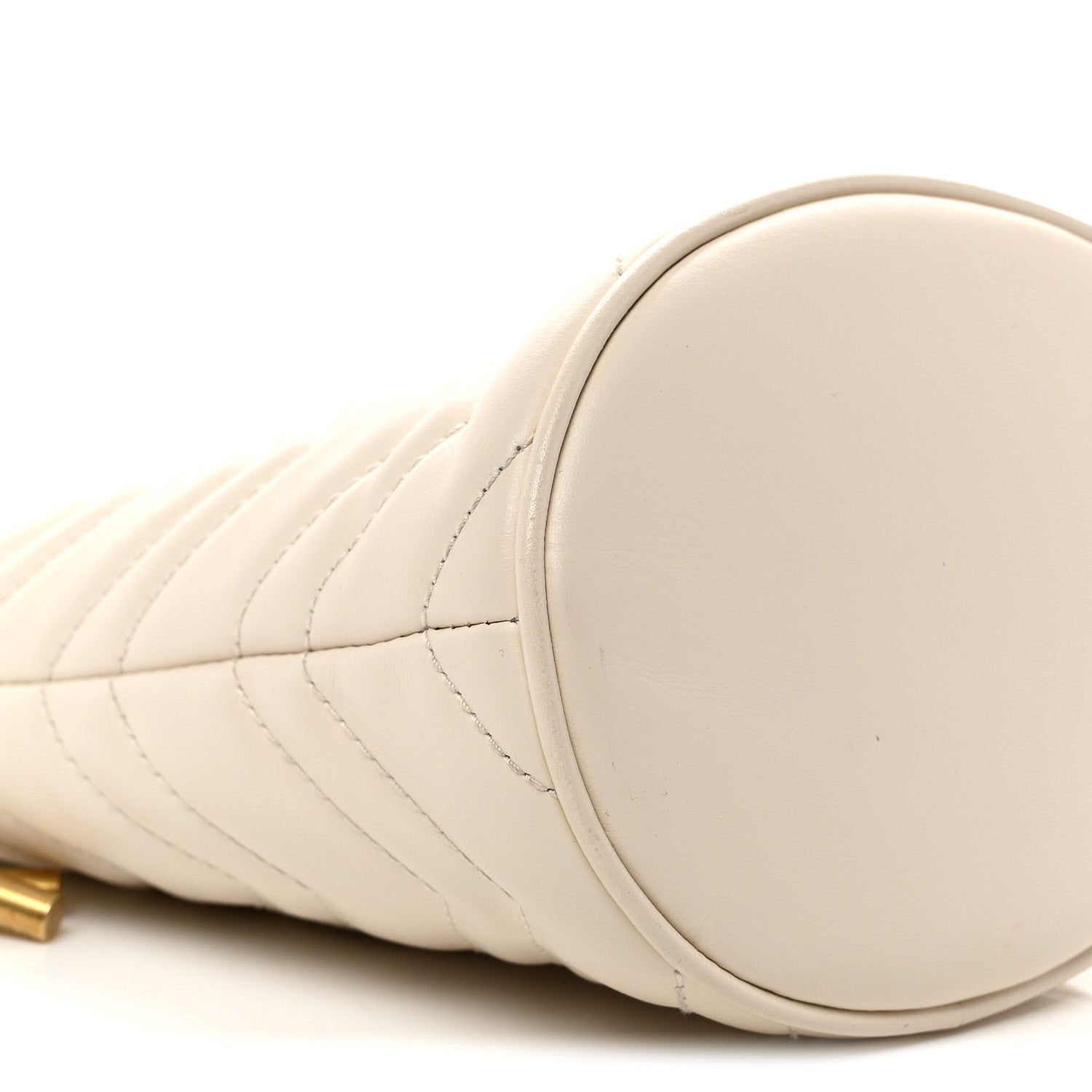 Calfskin Matelasse Mini GG Marmont 2.0 Bucket Bag White