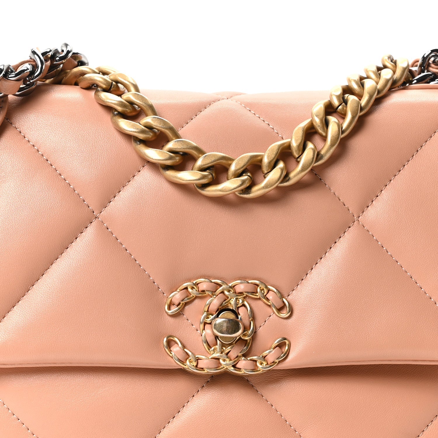 Lambskin Quilted Medium CHNL 19 Flap Beige