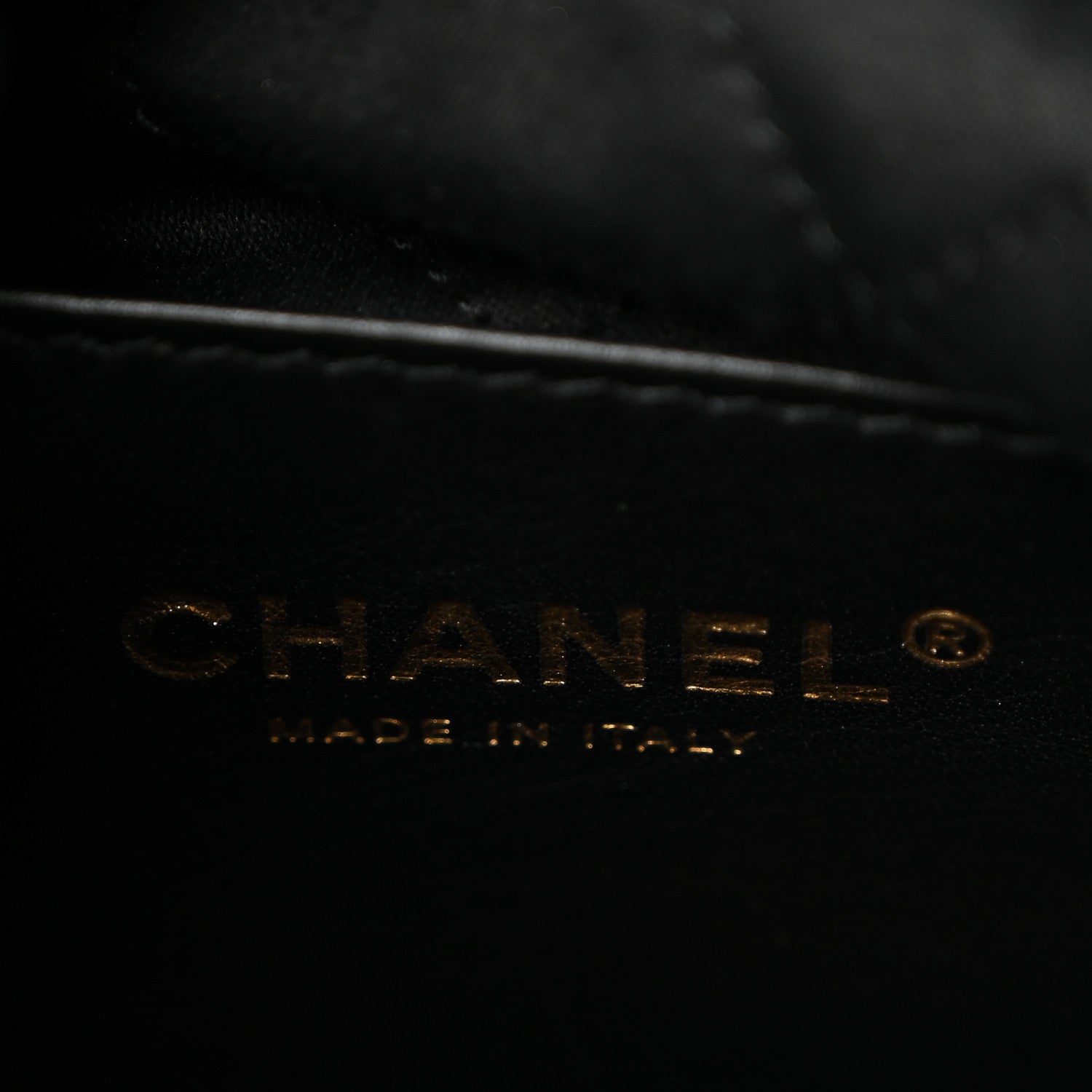 Shiny Calfskin Quilted Mini CHNL 22 Black