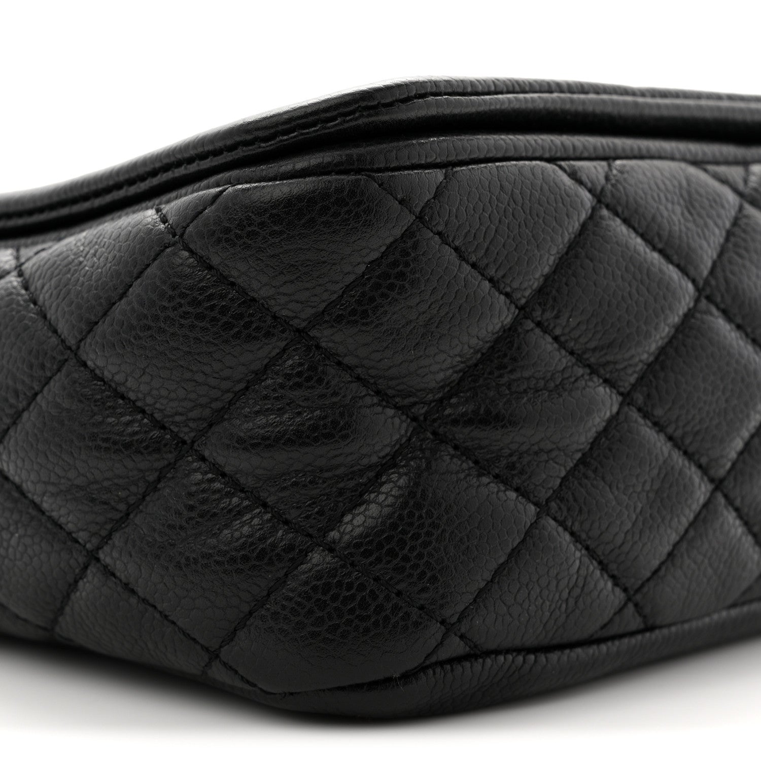 Caviar Medium Timeless CC Flap Black