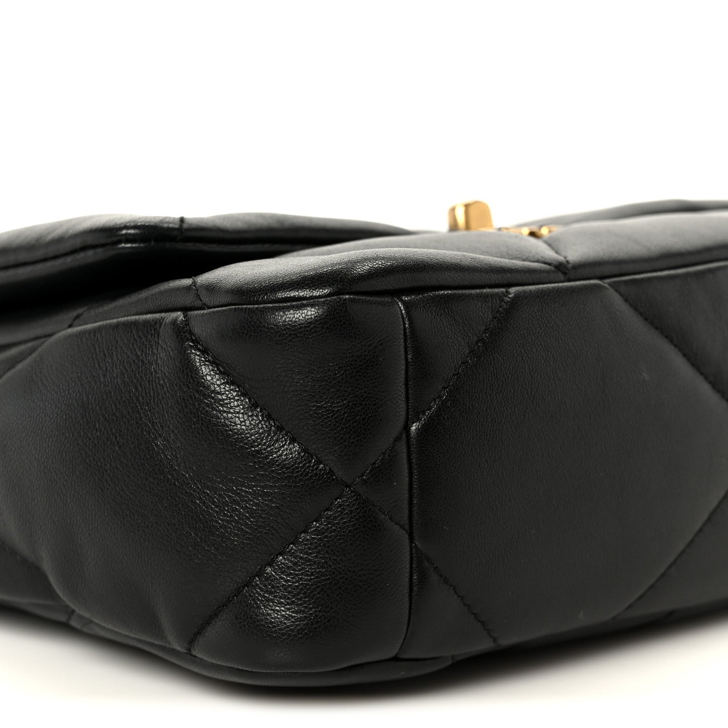 Lambskin Quilted Medium CHNL 19 Flap Black
