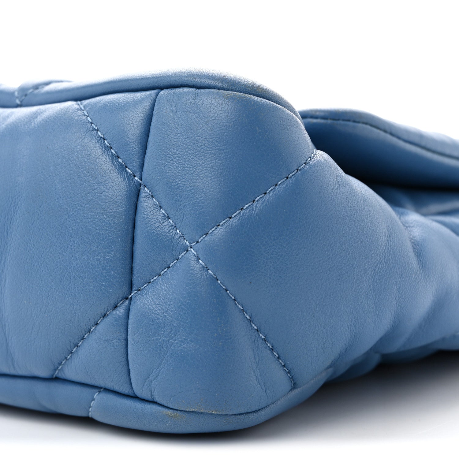 Lambskin Quilted Medium CHNL 19 Flap Blue