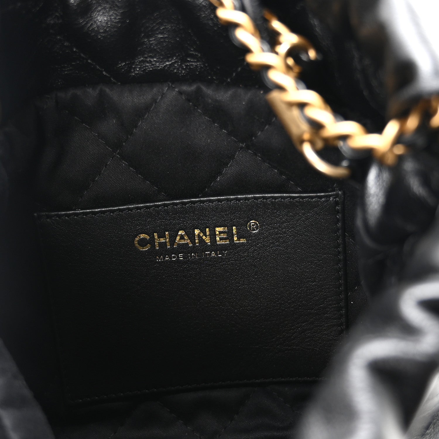 Shiny Calfskin Quilted Mini CHNL 22 Black
