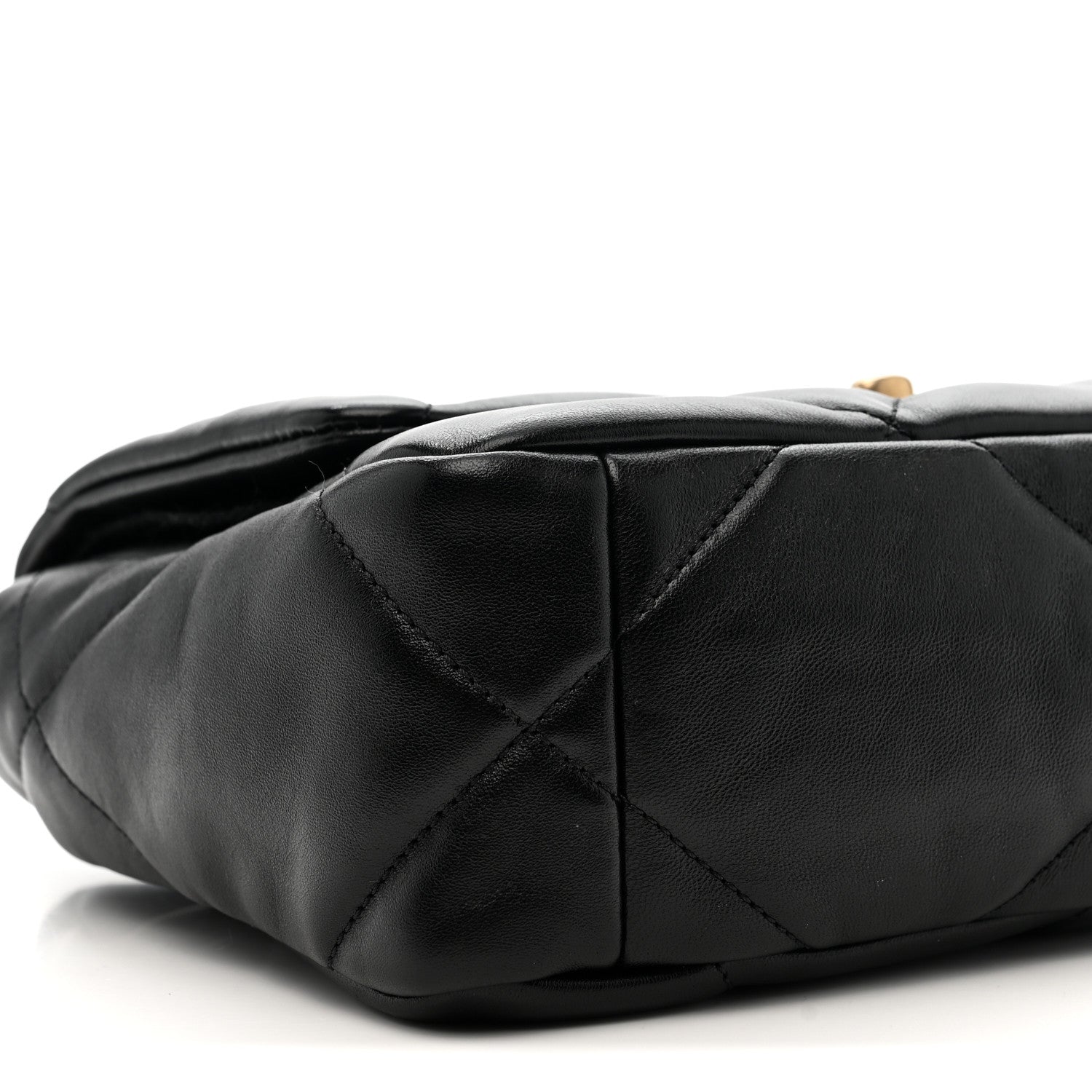 Lambskin Quilted Medium CHNL 19 Flap Black