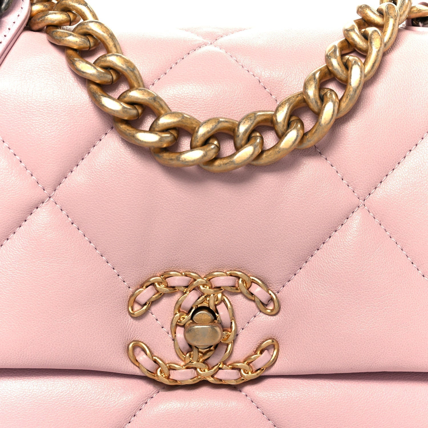 Lambskin Quilted Medium CHNL 19 Flap Light Pink