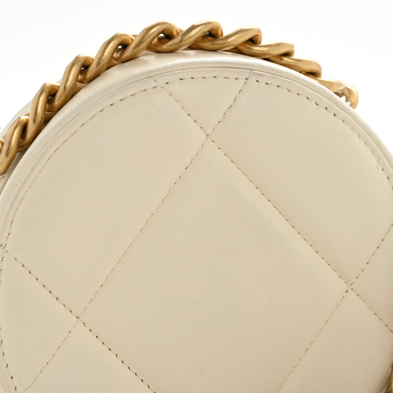 Lambskin Quilted CHNL 19 Round Clutch With Chain White