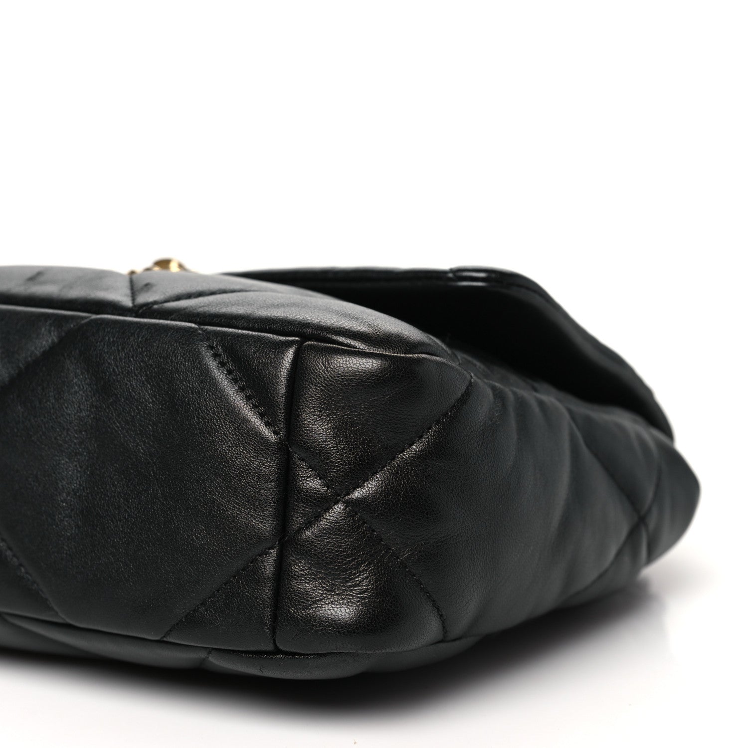 Lambskin Quilted Medium CHNL 19 Flap Black