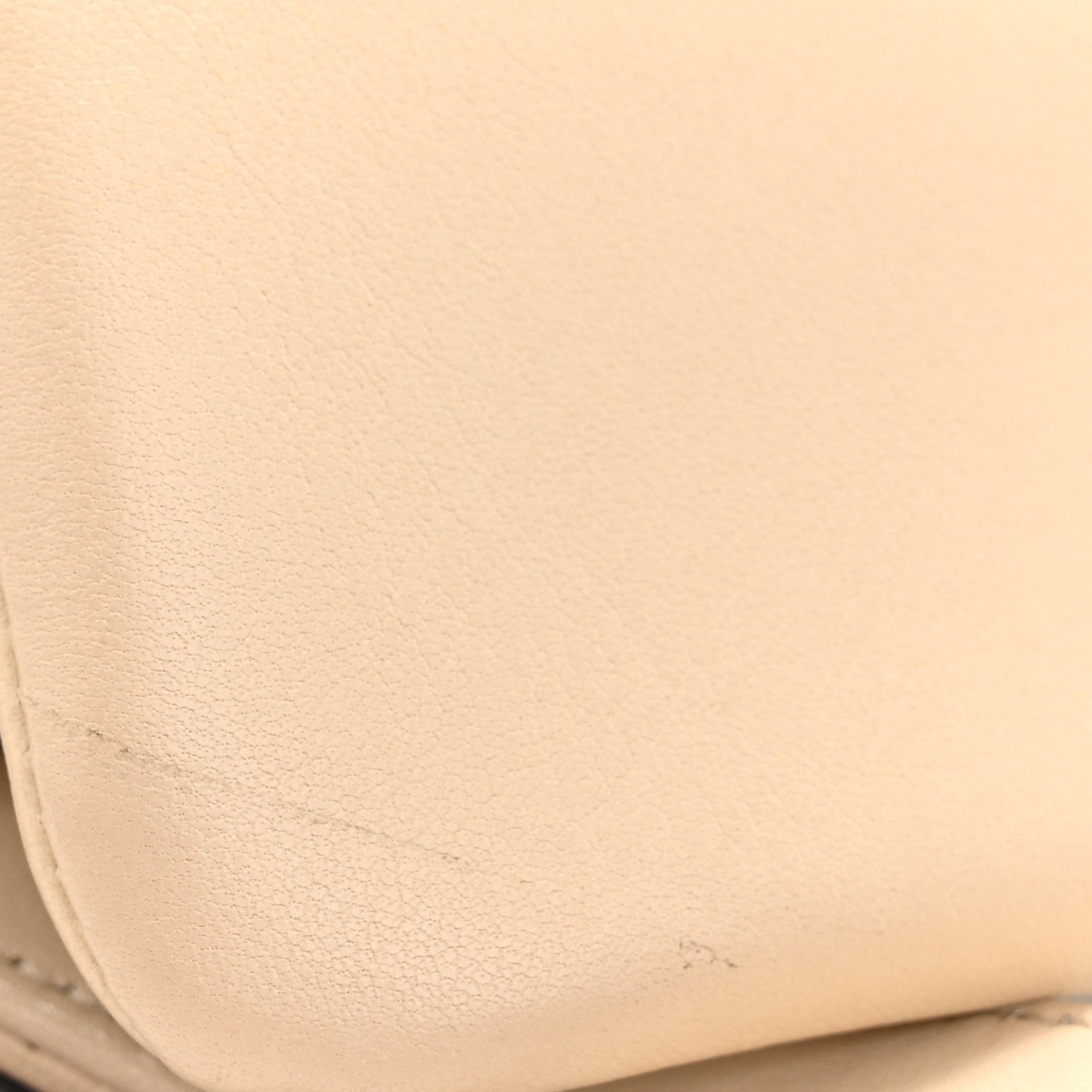 Lambskin Quilted Medium CHNL 19 Flap Beige