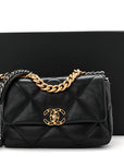 Lambskin Quilted Medium CHNL 19 Flap Black