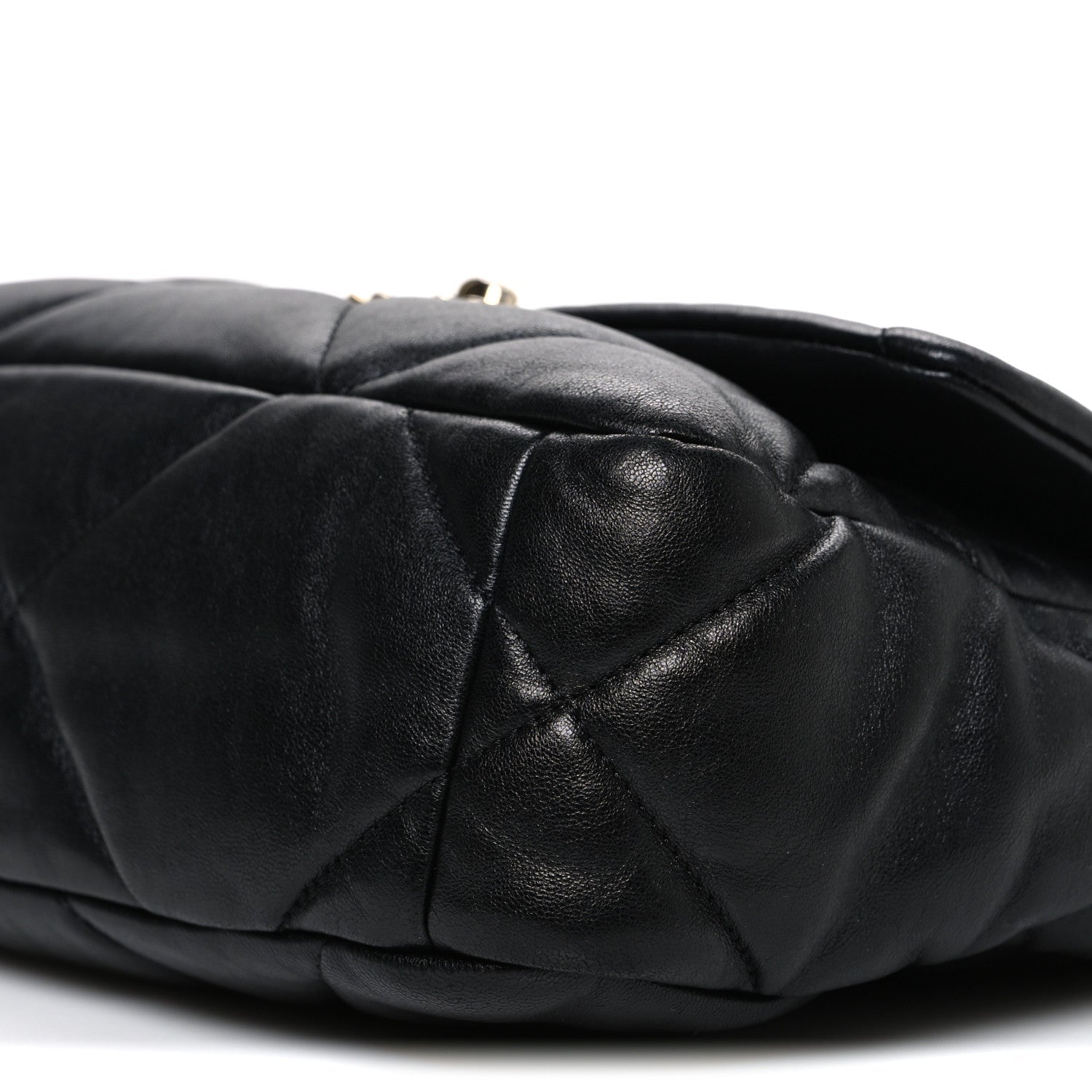 Lambskin Quilted Medium CHNL 19 Flap Black
