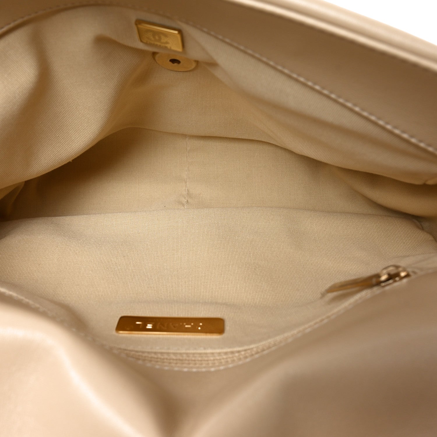 Lambskin Quilted Large CHNL 19 Flap Beige