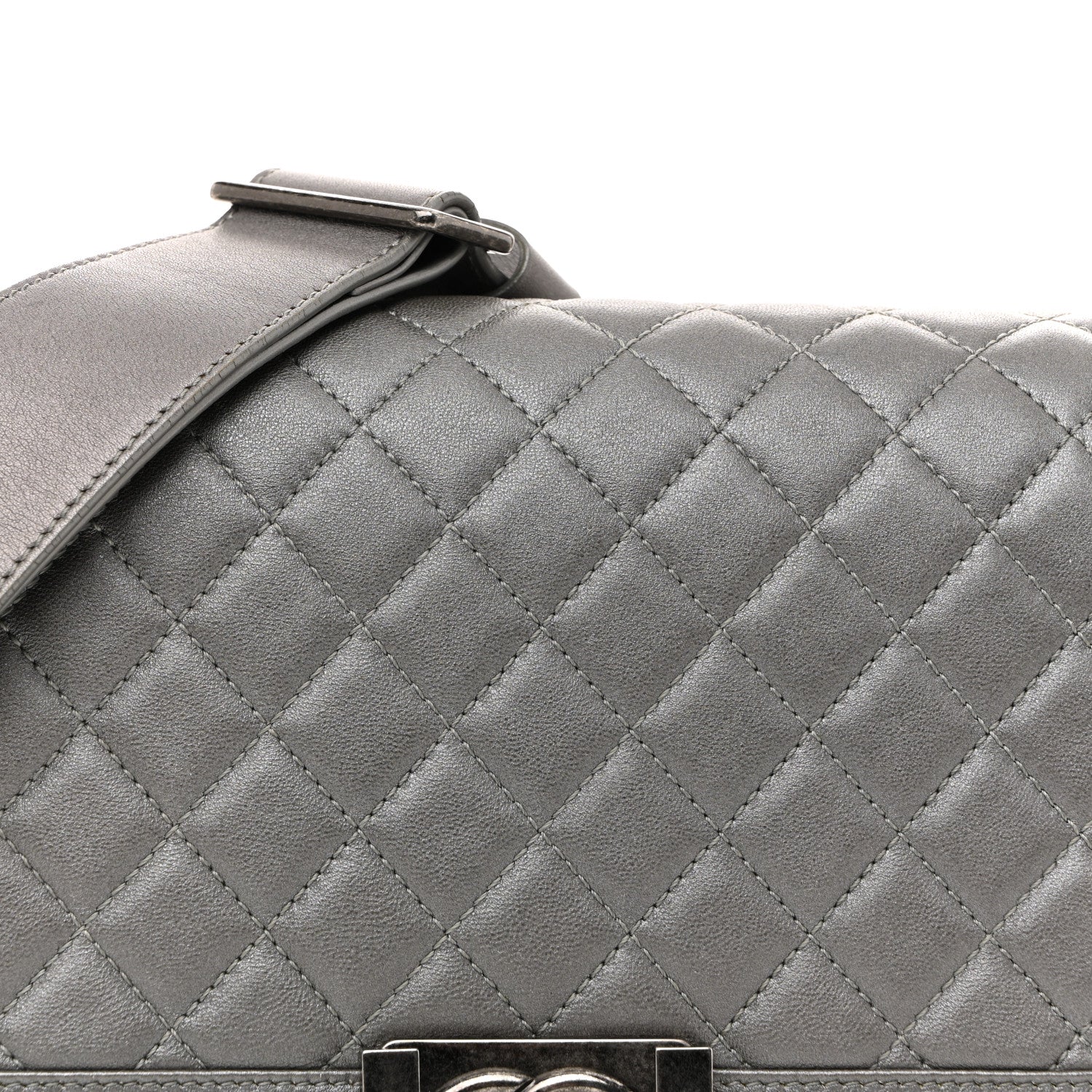 Metallic Lambskin Stingray Quilted Medium Boy Flap Silver
