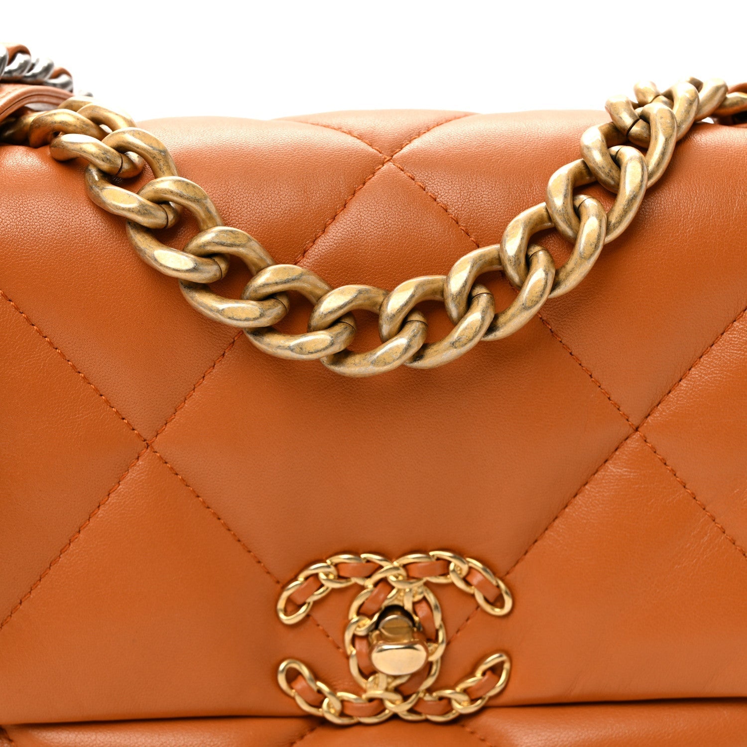 Lambskin Quilted Medium CHNL 19 Flap Light Brown