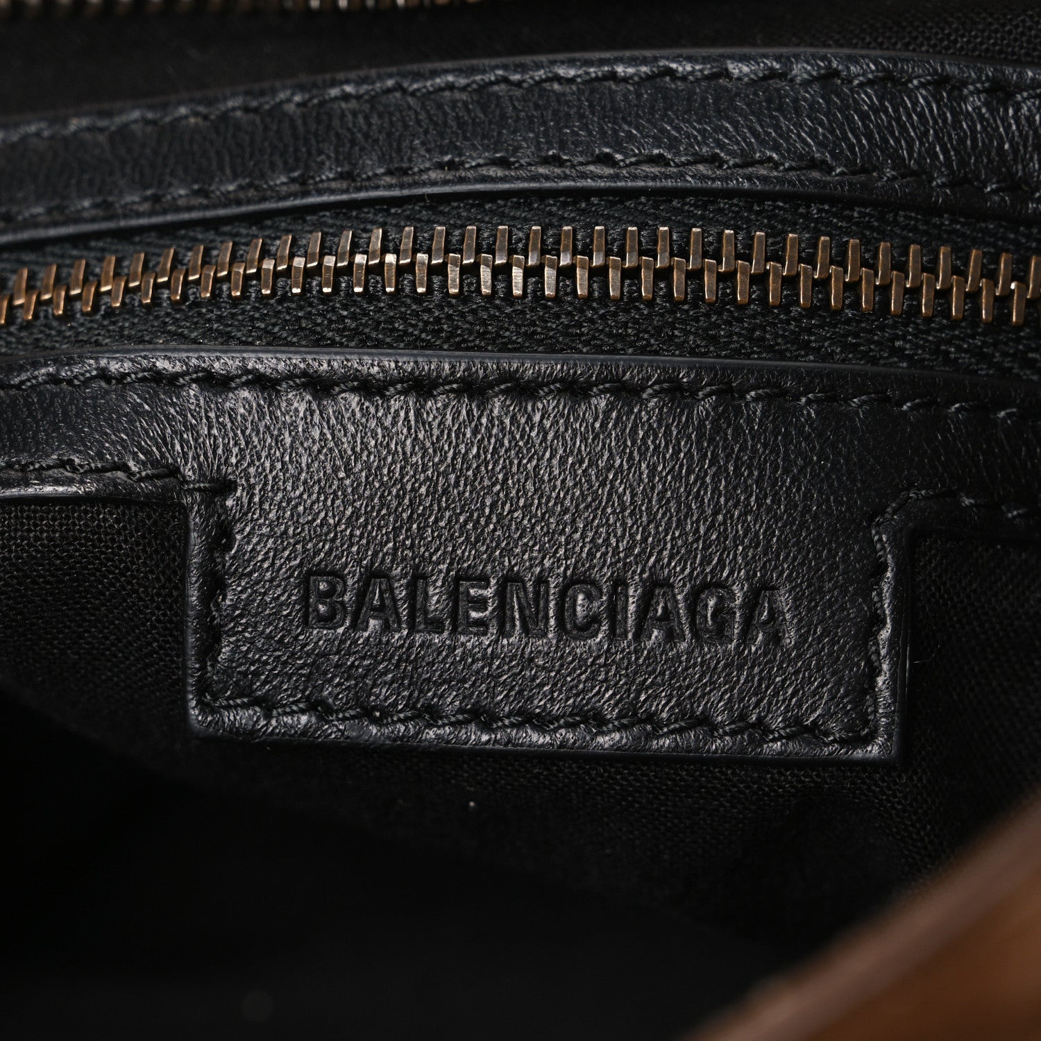 Waxed Suede Calfskin Classic Hardware Medium Le City Camel