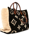 Shearling Monogram Giant Teddy Onthego GM Black White