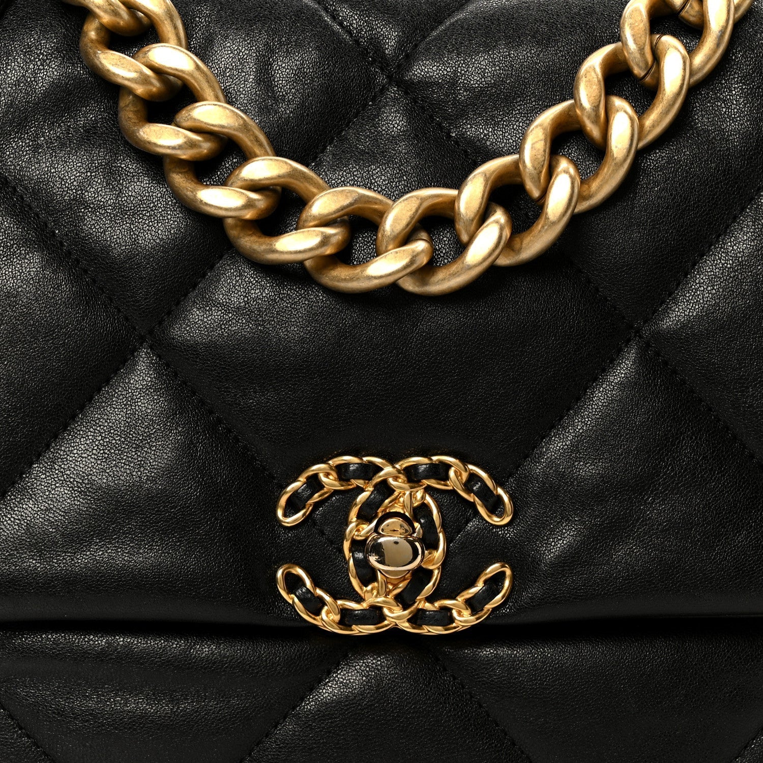 Goatskin Quilted Large CHNL 19 Flap Black