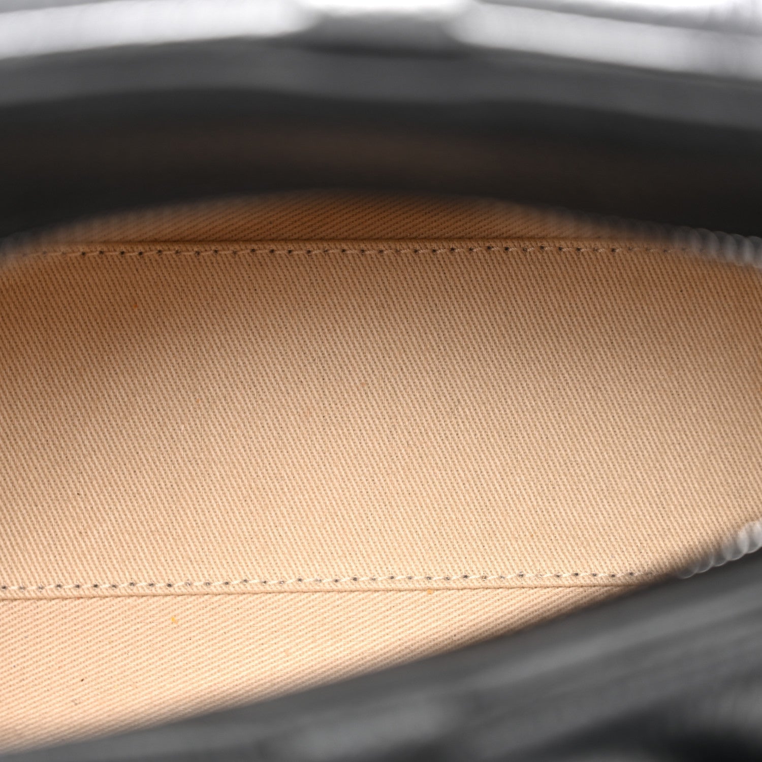 Grained Calfskin Le Petit Turismo Black