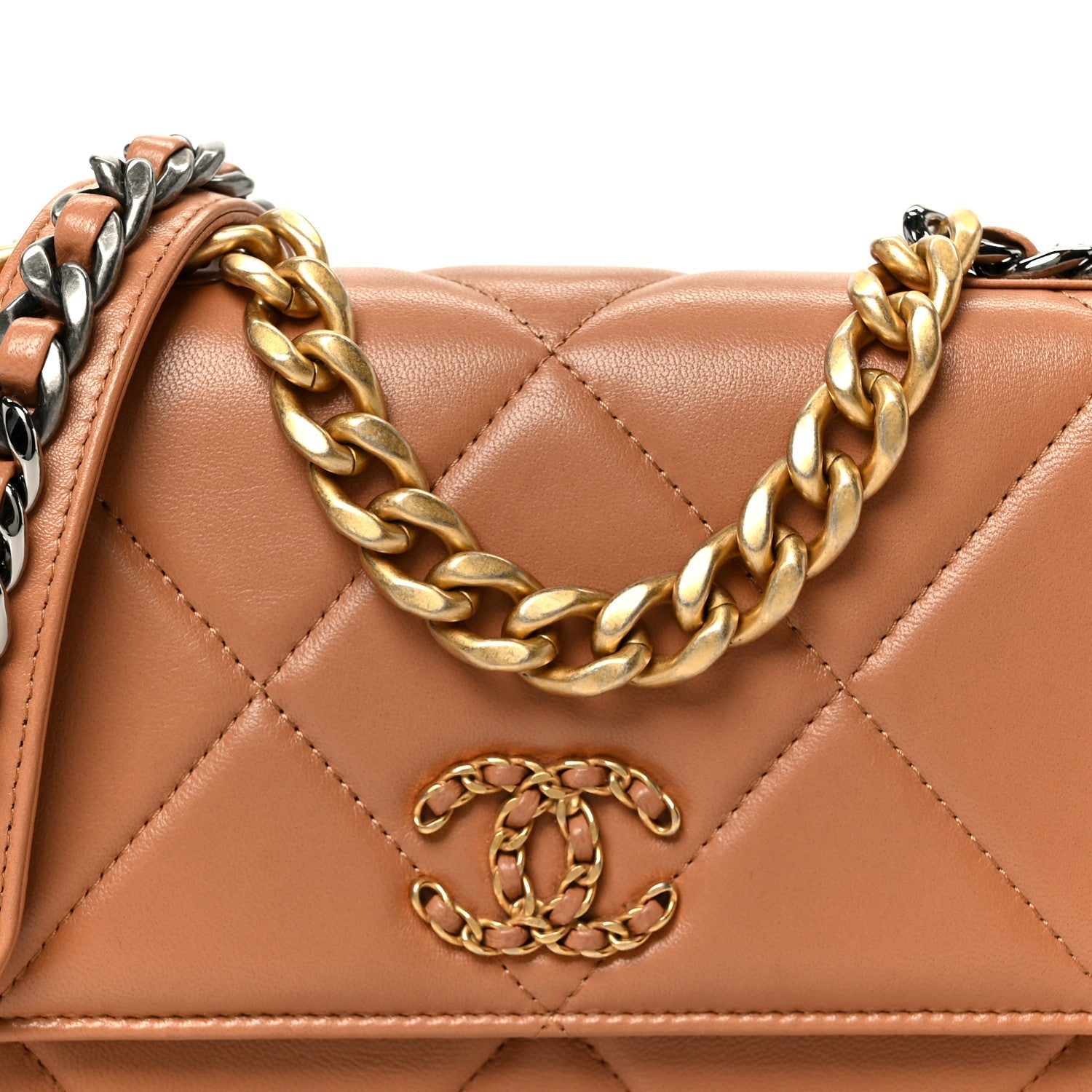 Lambskin Quilted CHNL 19 Wallet On Chain WOC Brown