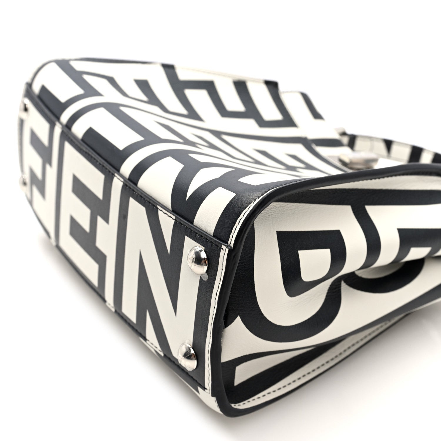 X MARC JACOBS Nappa Mini Peekaboo I SEE U Satchel Black White