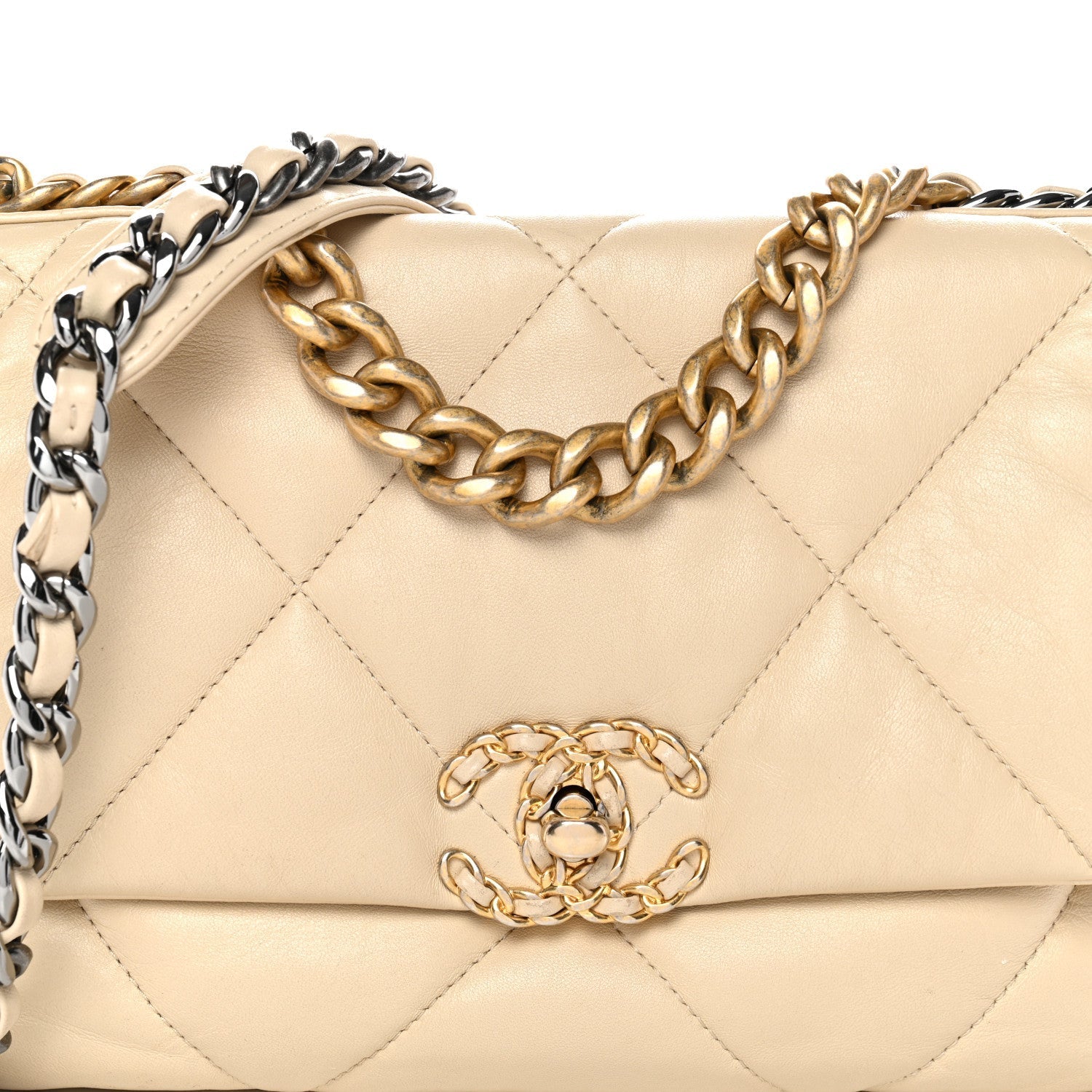Lambskin Quilted Medium CHNL 19 Flap Light Beige