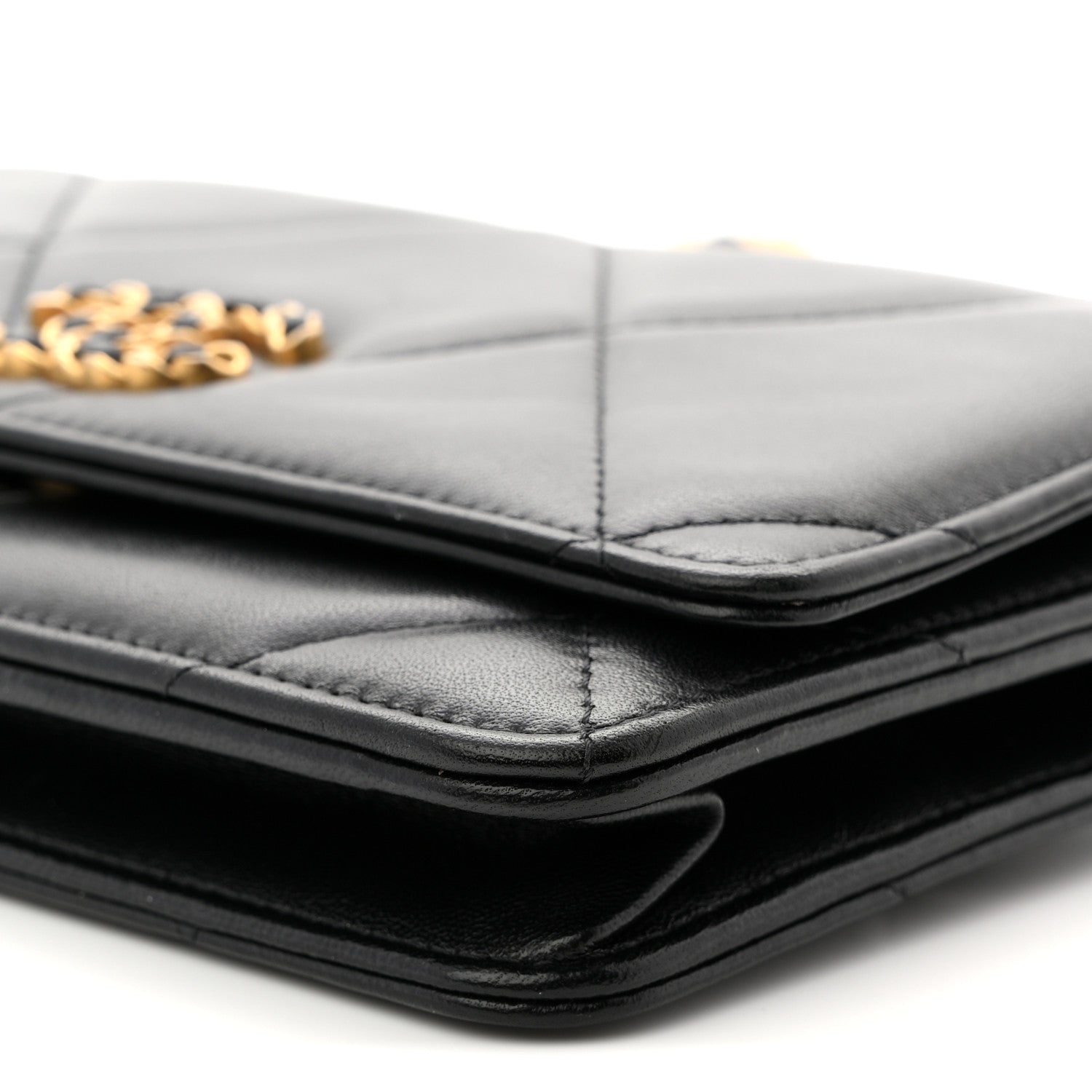 Lambskin Quilted CHNL 19 Wallet On Chain WOC Black