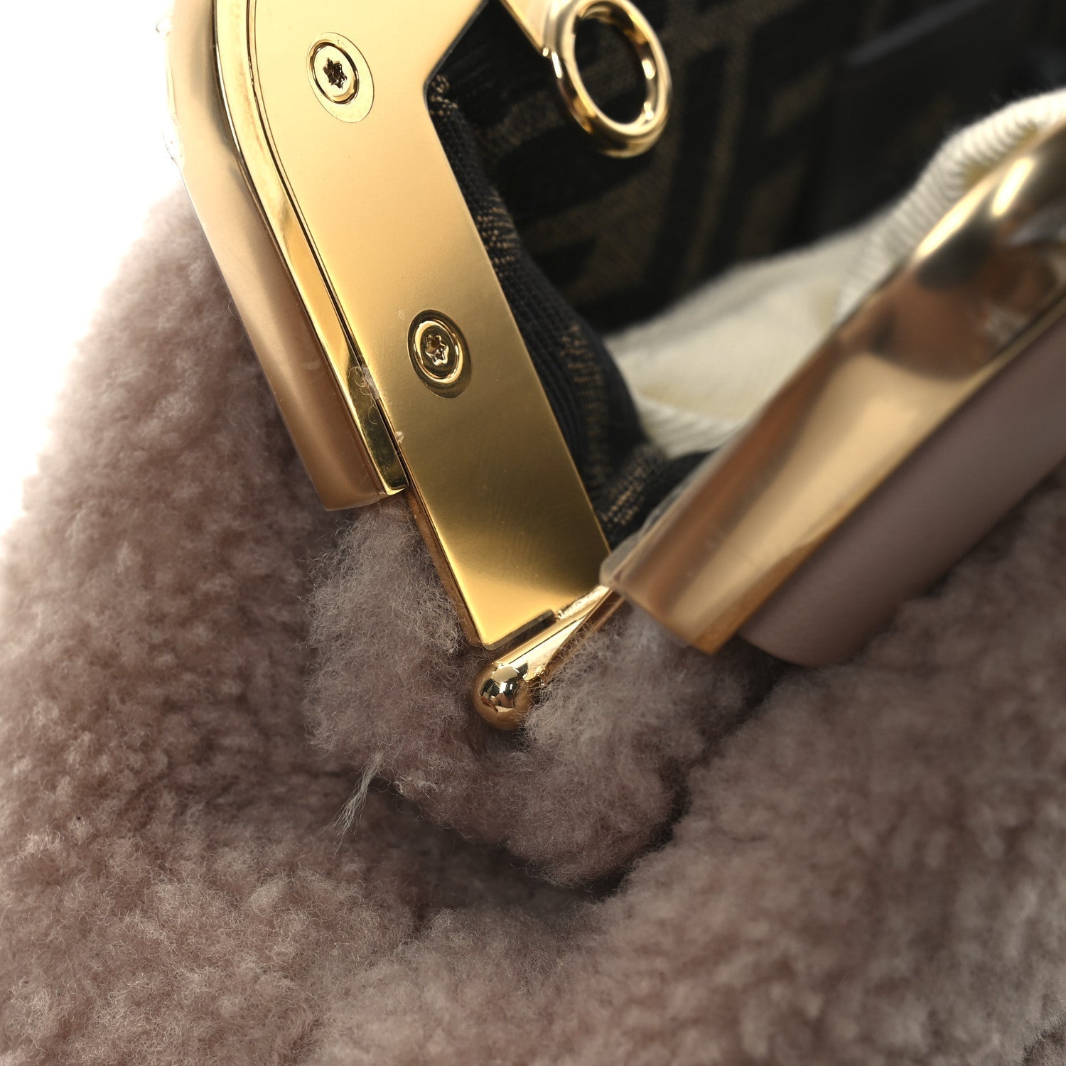 Shearling Small FNDI First Rosa Plaster