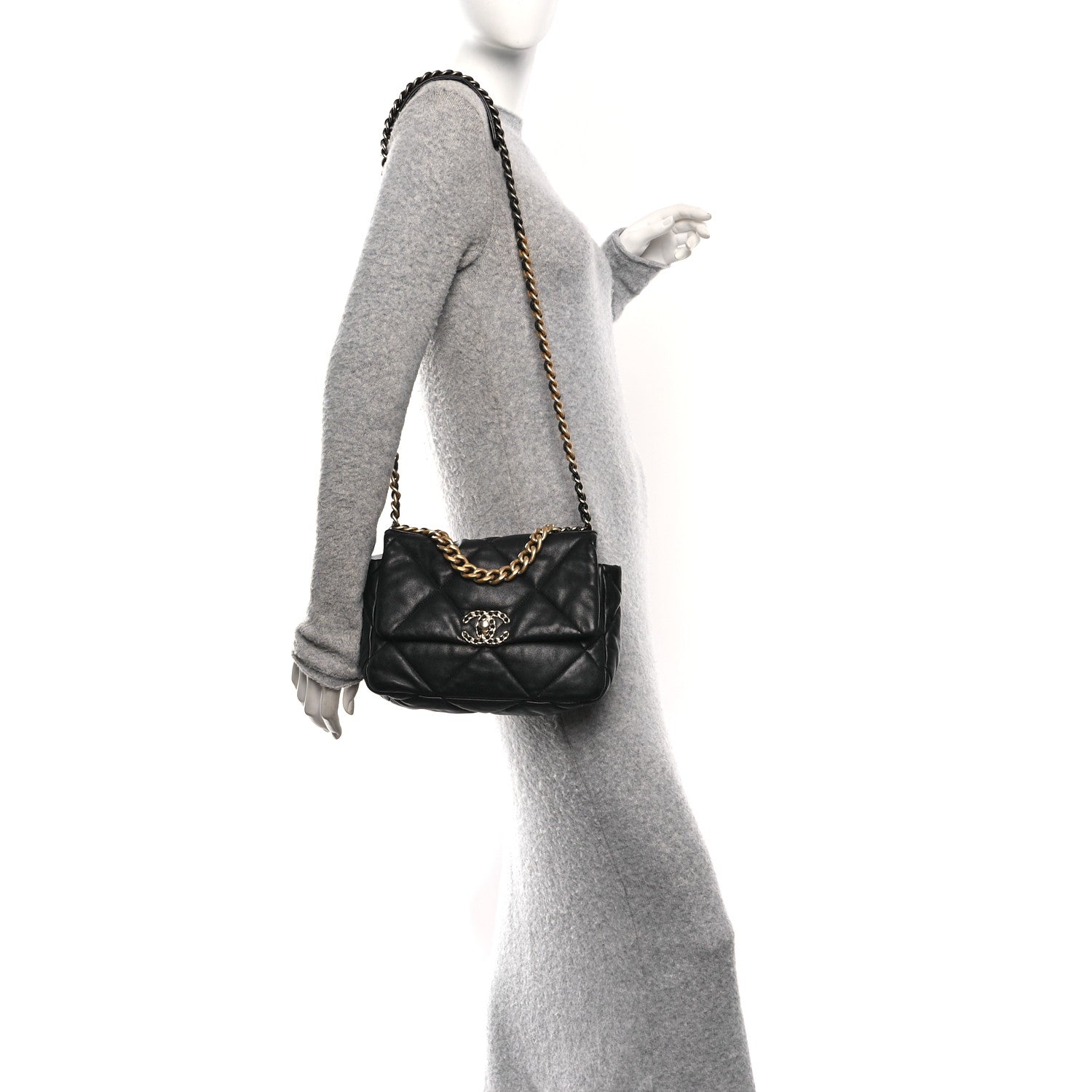 Lambskin Quilted Medium CHNL 19 Flap Black