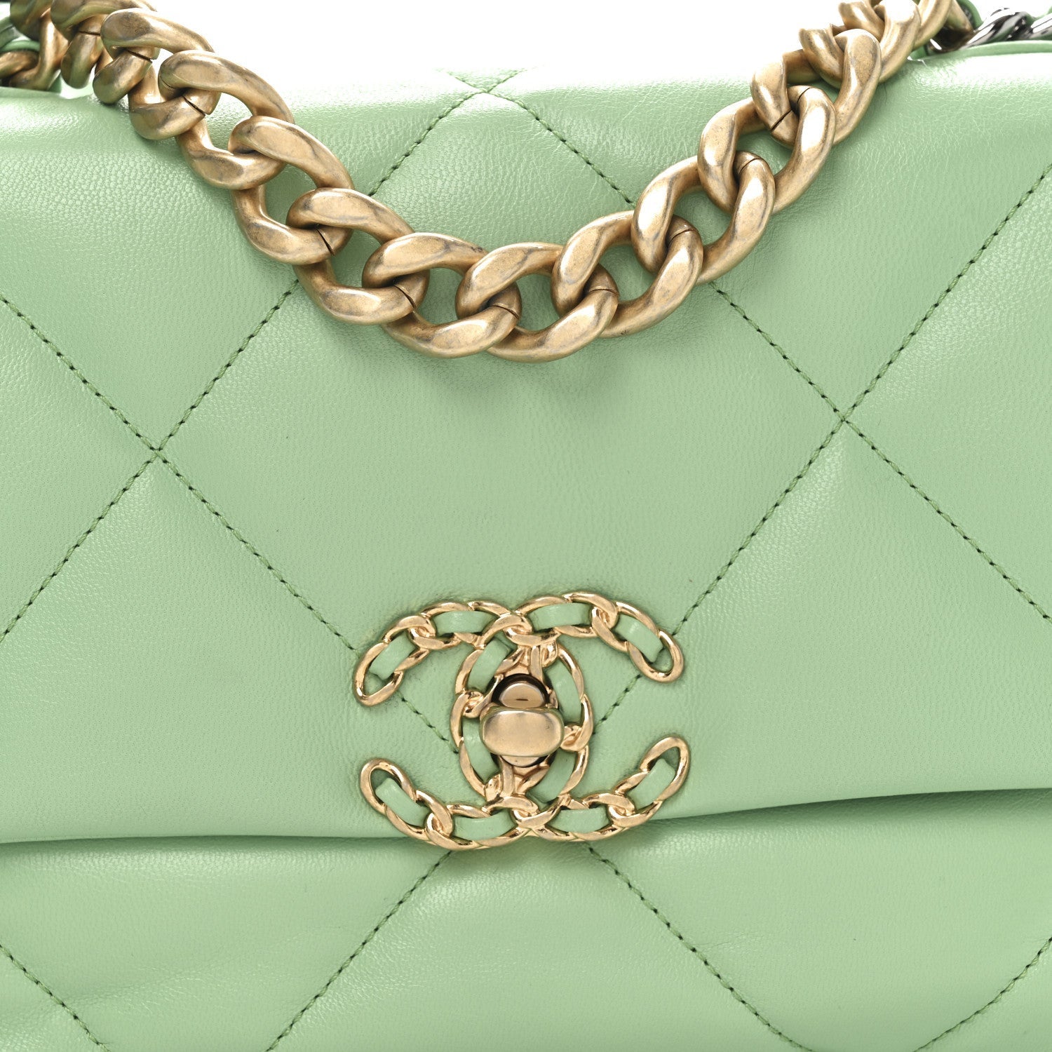 Goatskin Quilted Medium CHNL 19 Flap Light Green