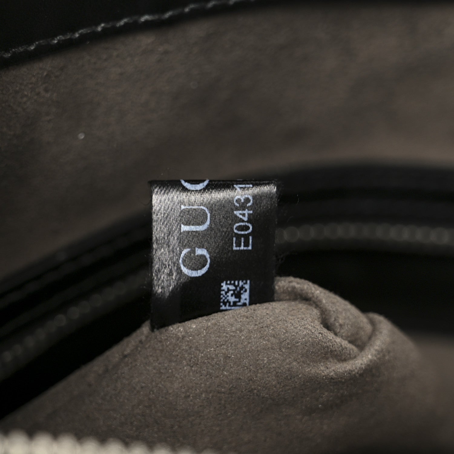GCCIssima Signature Small Messenger Bag Black
