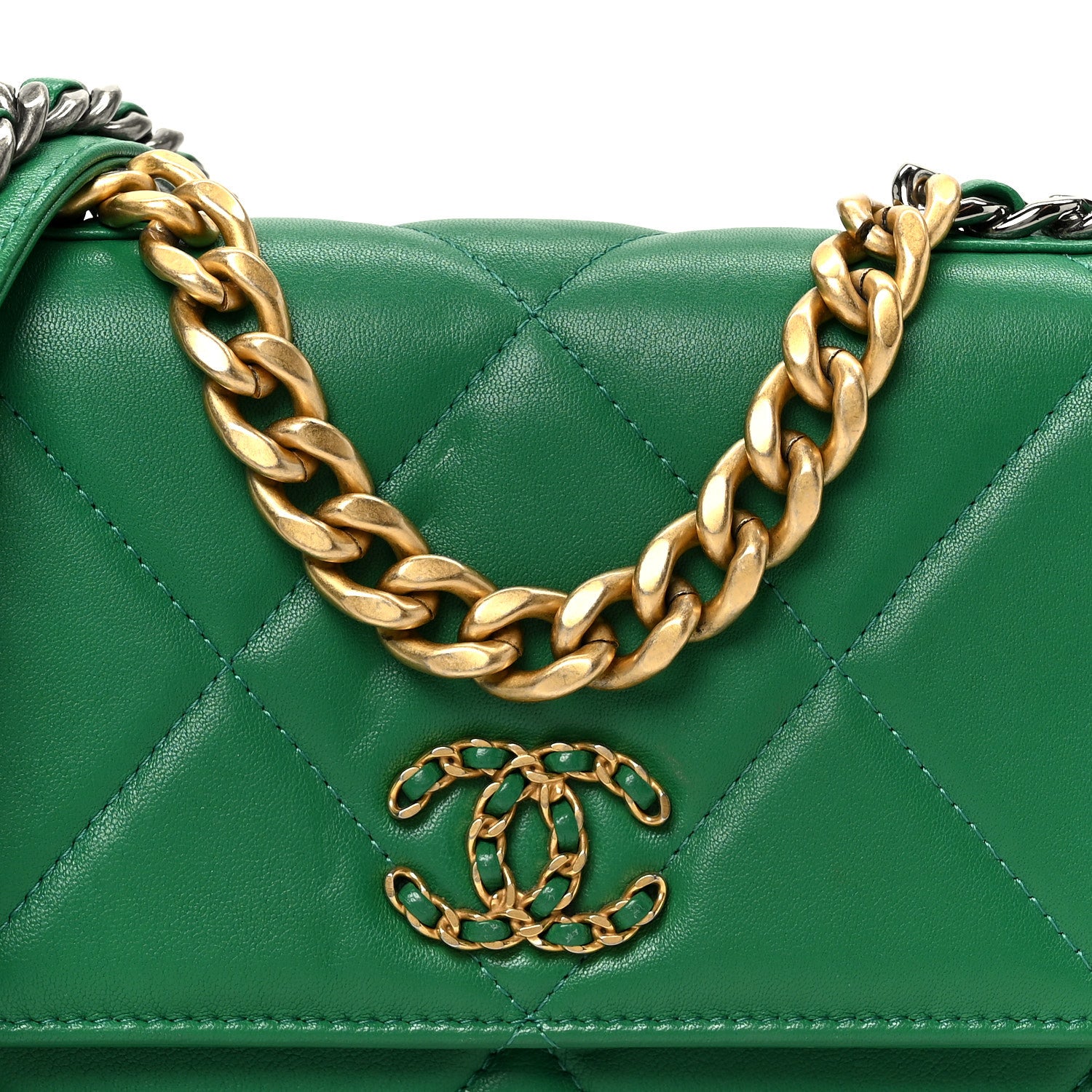 Lambskin Quilted CHNL 19 Wallet On Chain WOC Green