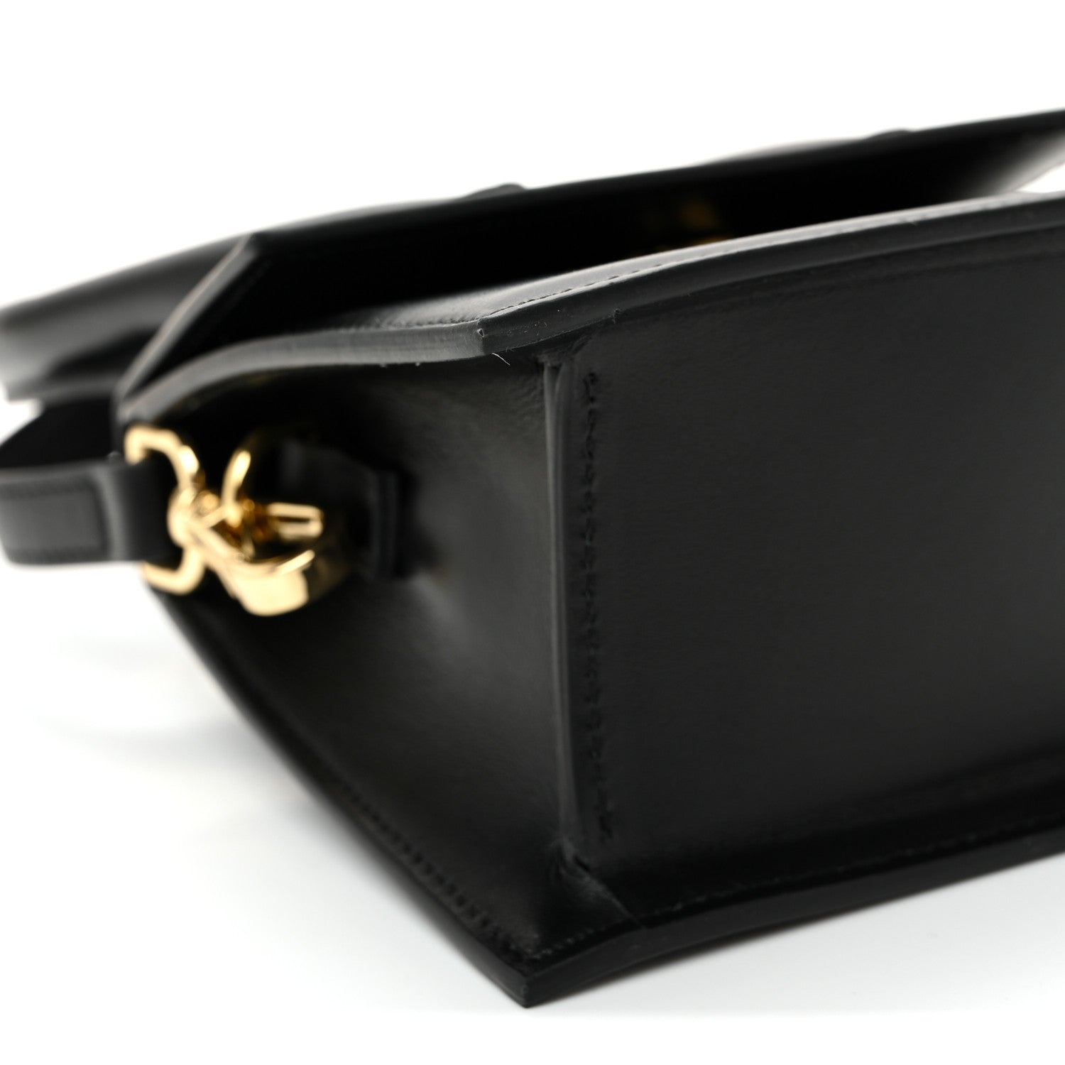Smooth Calfskin Le Chiquito Moyen Black