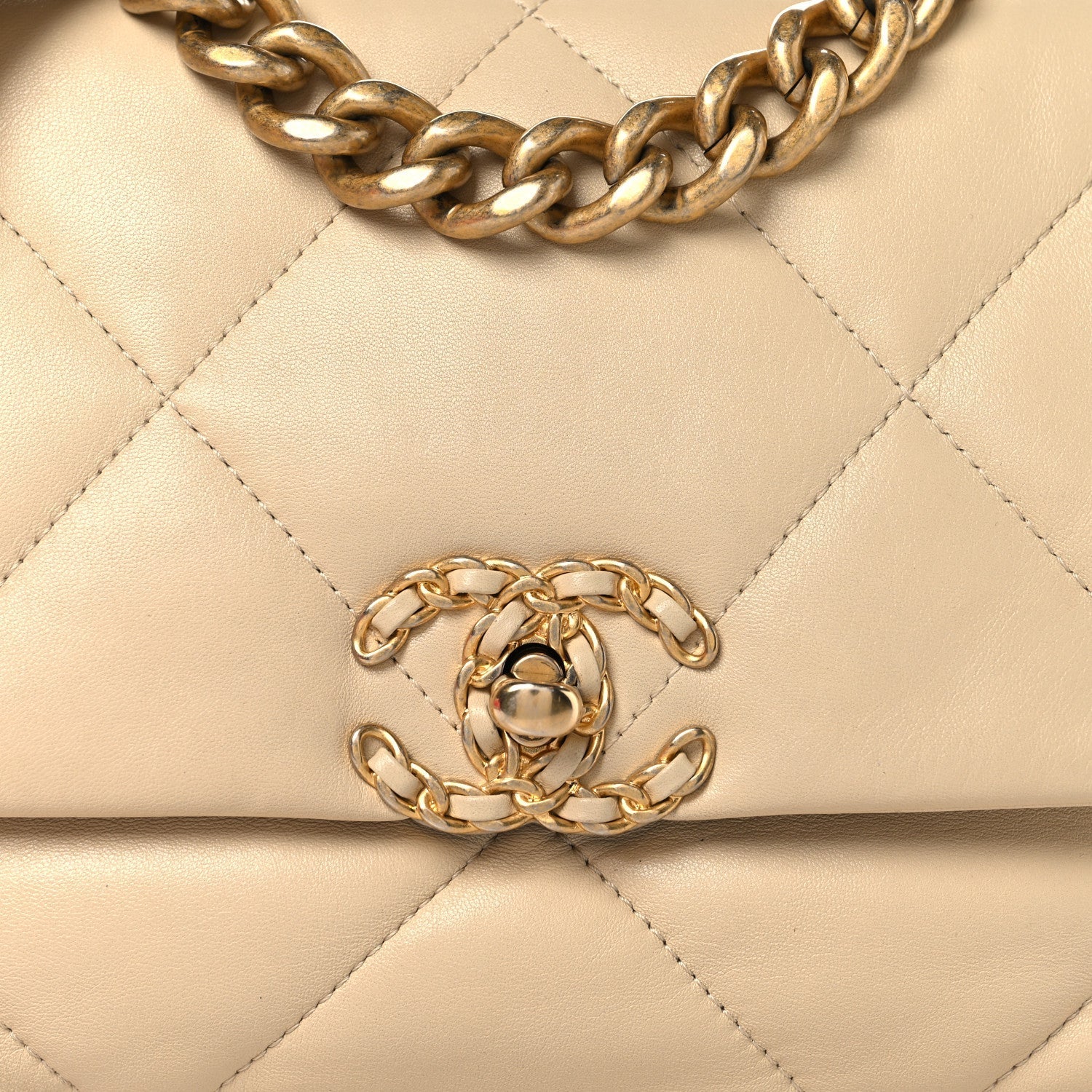 Lambskin Quilted Medium CHNL 19 Flap Beige