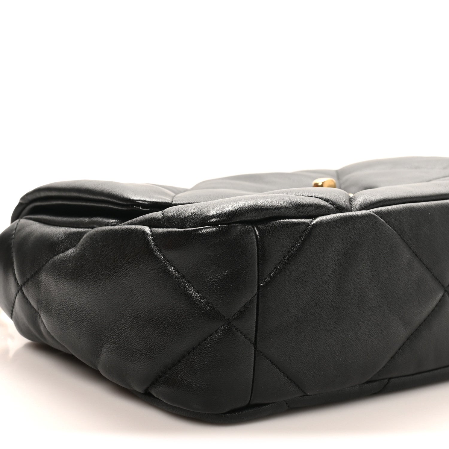 Lambskin Quilted Medium CHNL 19 Flap Black