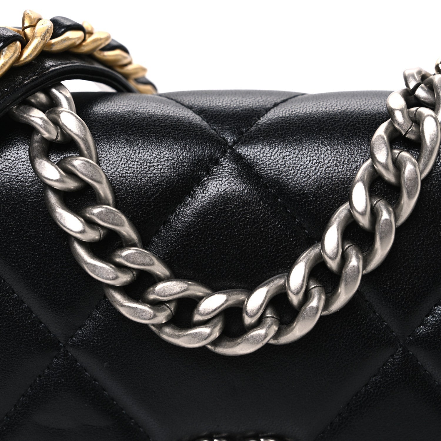 Lambskin Quilted CHNL 19 Wallet On Chain WOC Black
