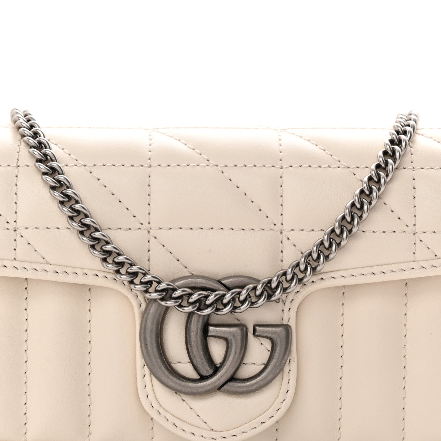 Calfskin Matelasse Aria Super Mini GG Marmont Shoulder Bag Mystic White